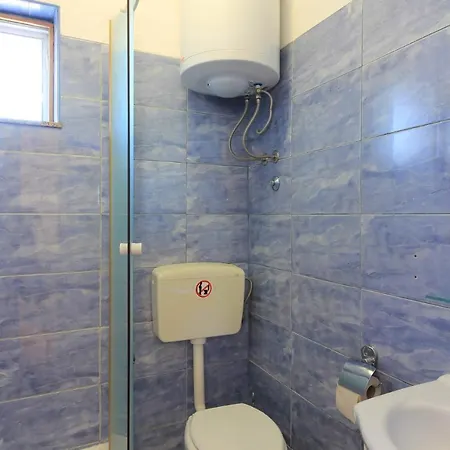 Vila Flat Maya With Private Pool, Garden Near The Town Center Pula